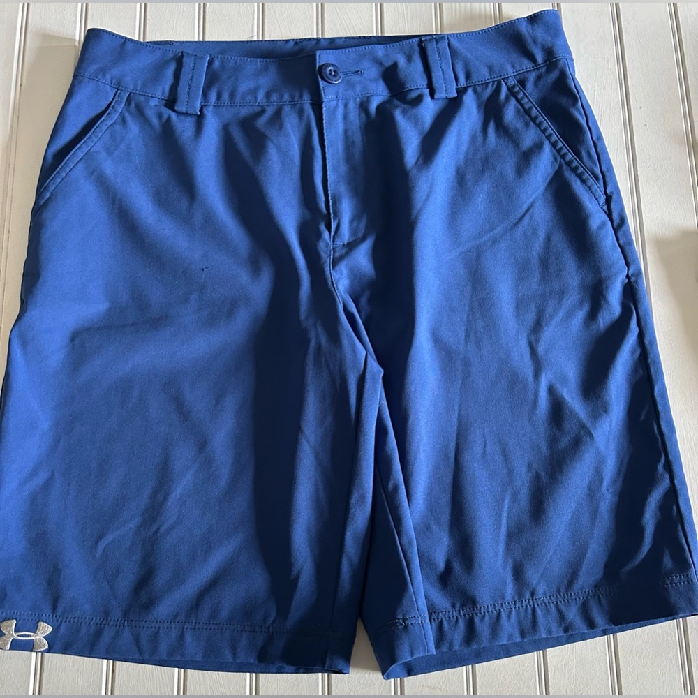 UNDER ARMOUR boys size YXL casual / golf shorts